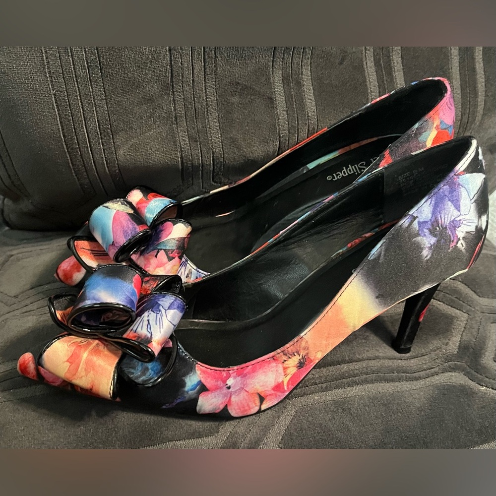 Silver slipper size 9m beautiful shoes - Picture 5 of 10